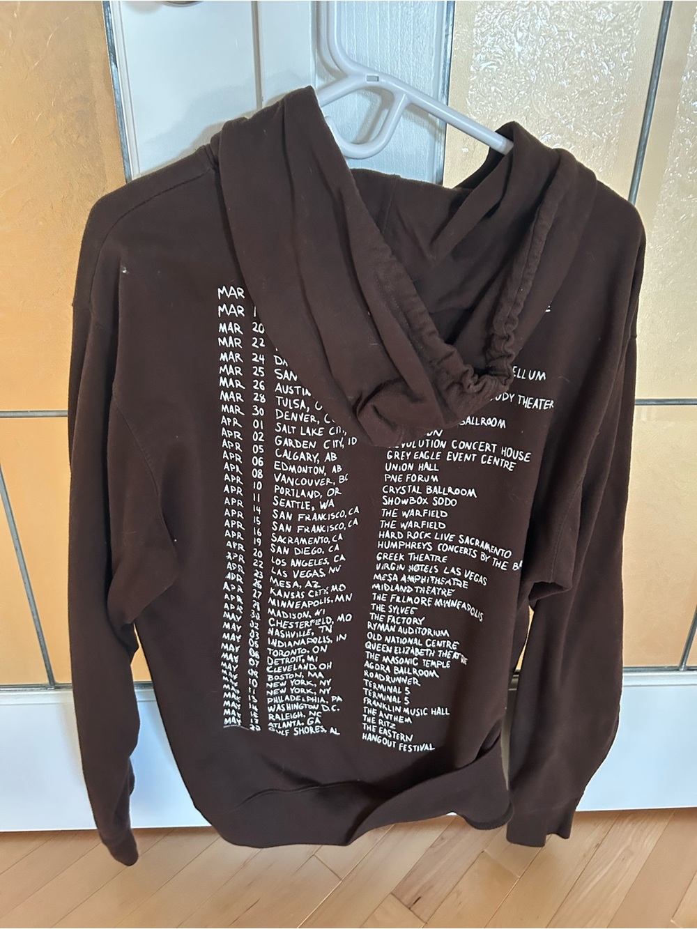 Sabrina Carpenter emails i can’t send tour hoodie - Picture 2 of 3